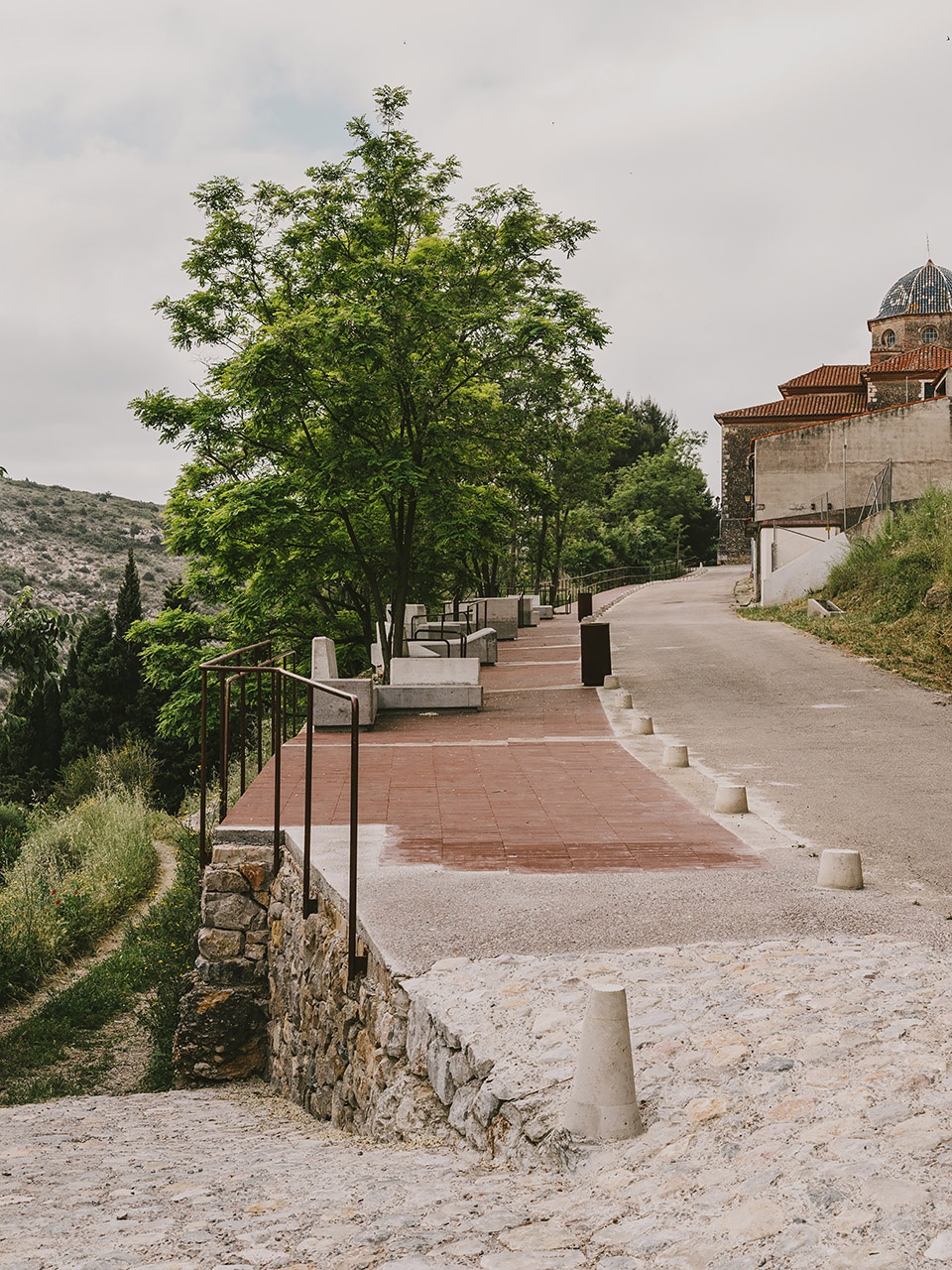 Promenade in rural environment by BONA FIDE TALLER