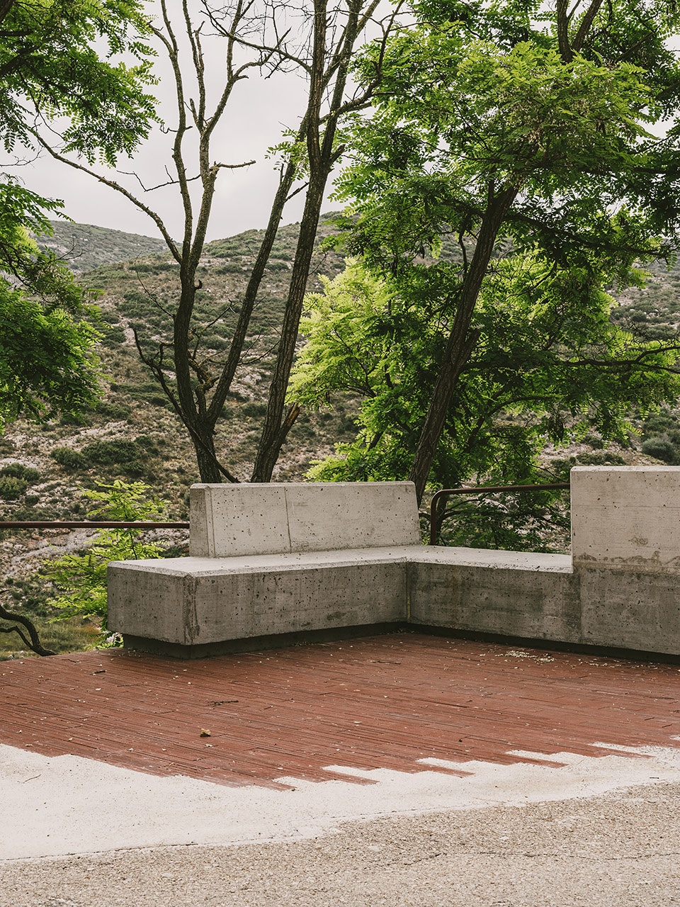 Promenade in rural environment by BONA FIDE TALLER