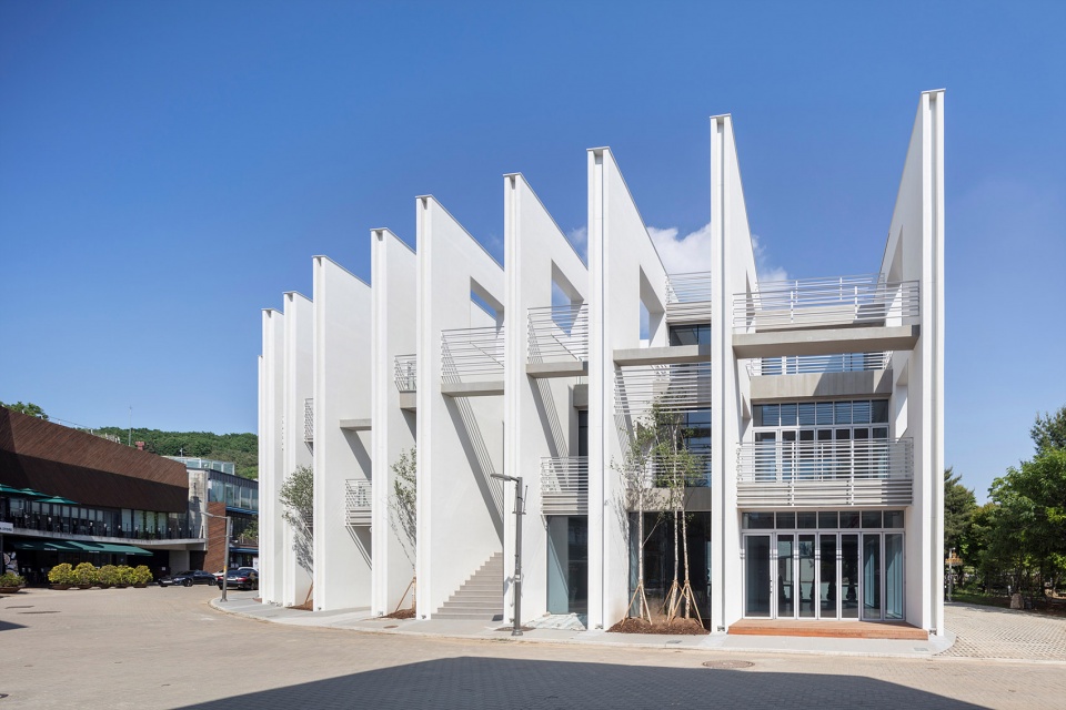 Heyri Chronotope Wall by UNSANGDONG Architects Cooperation