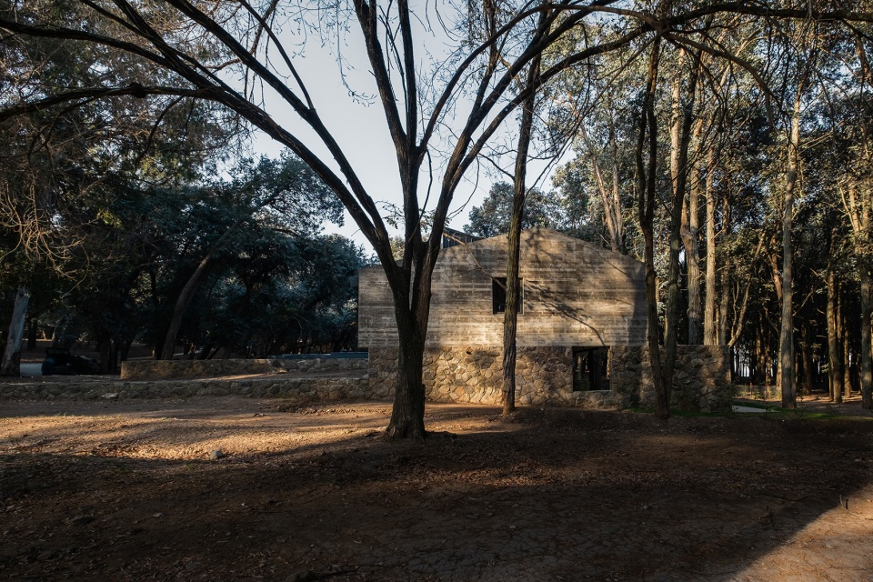 house in molvento by tectum arquitectura