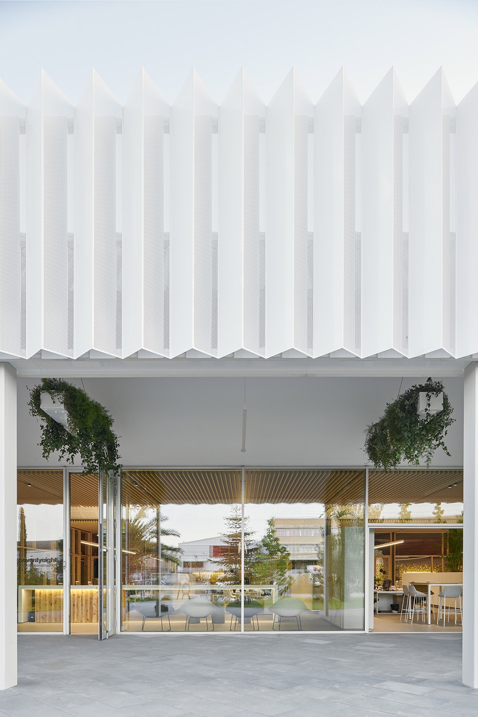 O78 Warehouse Renovation by DAVID MARTINEZ TANGRAM ARQUITECTURA DISENO