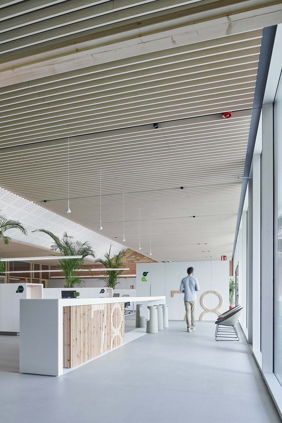 O78 Warehouse Renovation by DAVID MARTINEZ TANGRAM ARQUITECTURA DISENO