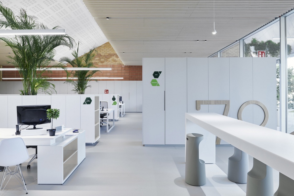 O78 Warehouse Renovation by DAVID MARTINEZ TANGRAM ARQUITECTURA DISENO