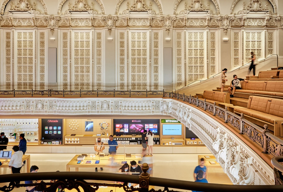 Apple Tower Theatre by Foster Partners