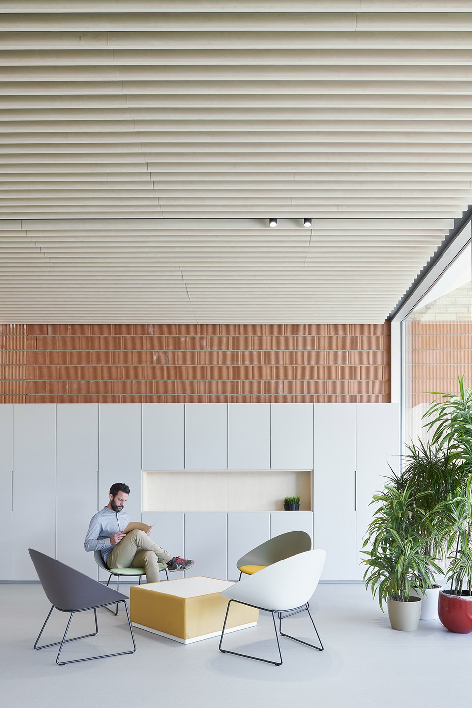 O78 Warehouse Renovation by DAVID MARTINEZ TANGRAM ARQUITECTURA DISENO