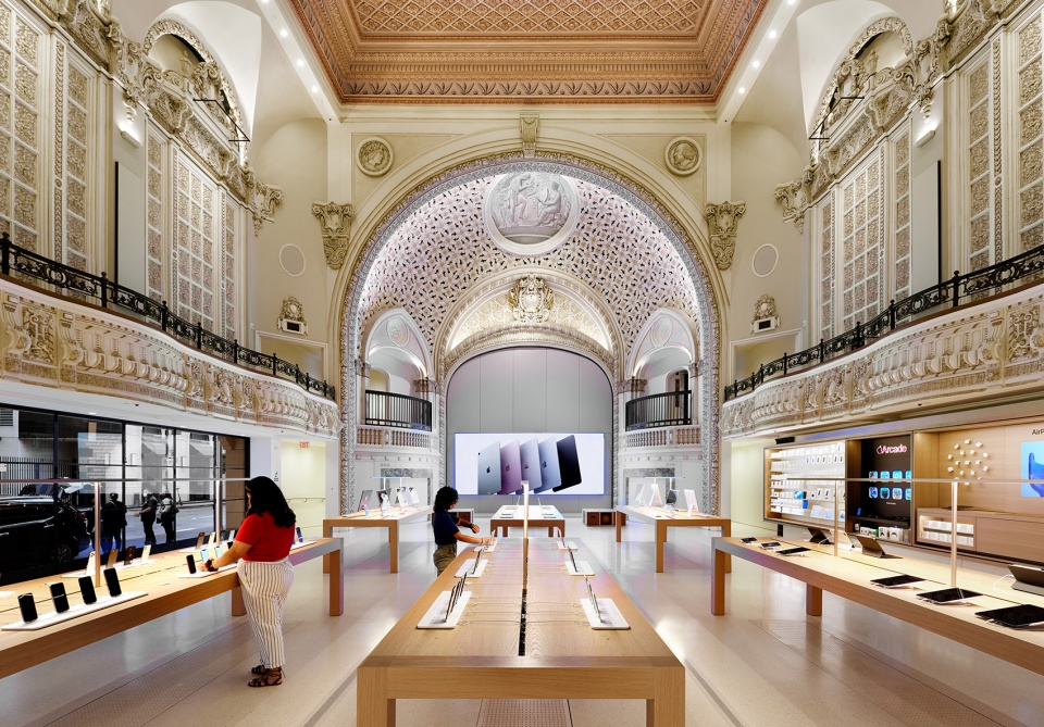 Apple Tower Theatre by Foster Partners
