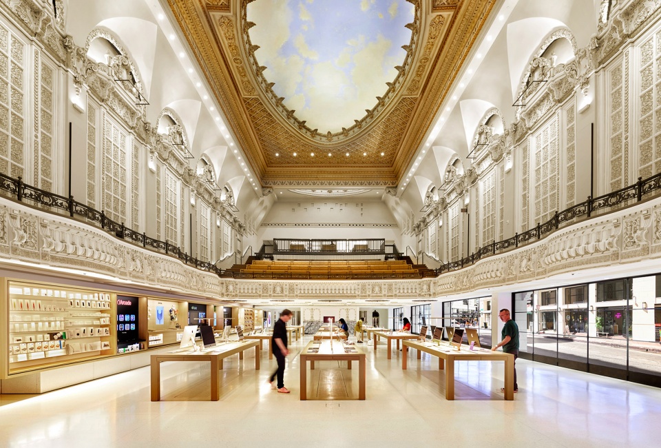 Apple Tower Theatre by Foster Partners