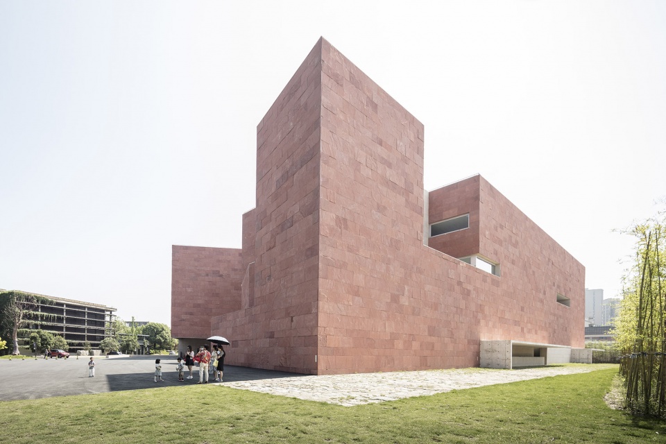 china design museum of bauhaus collection by alvaro siza carlos castanheira