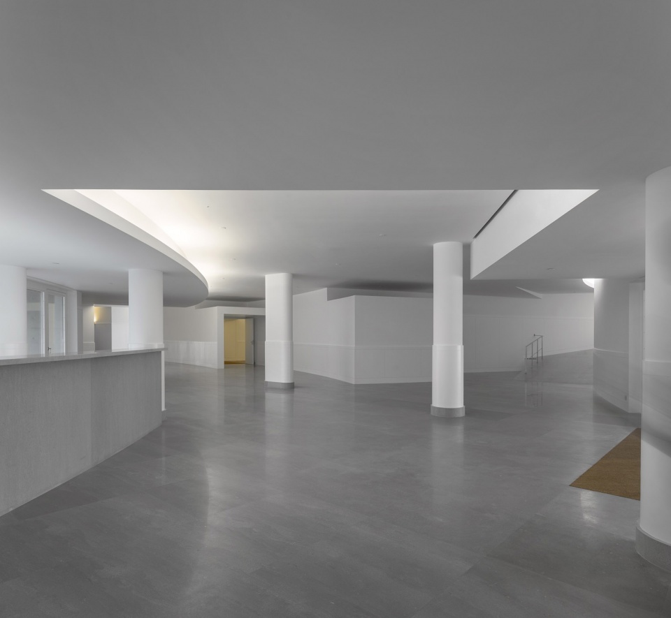 the building on the water by alvaro siza carlos castanheira