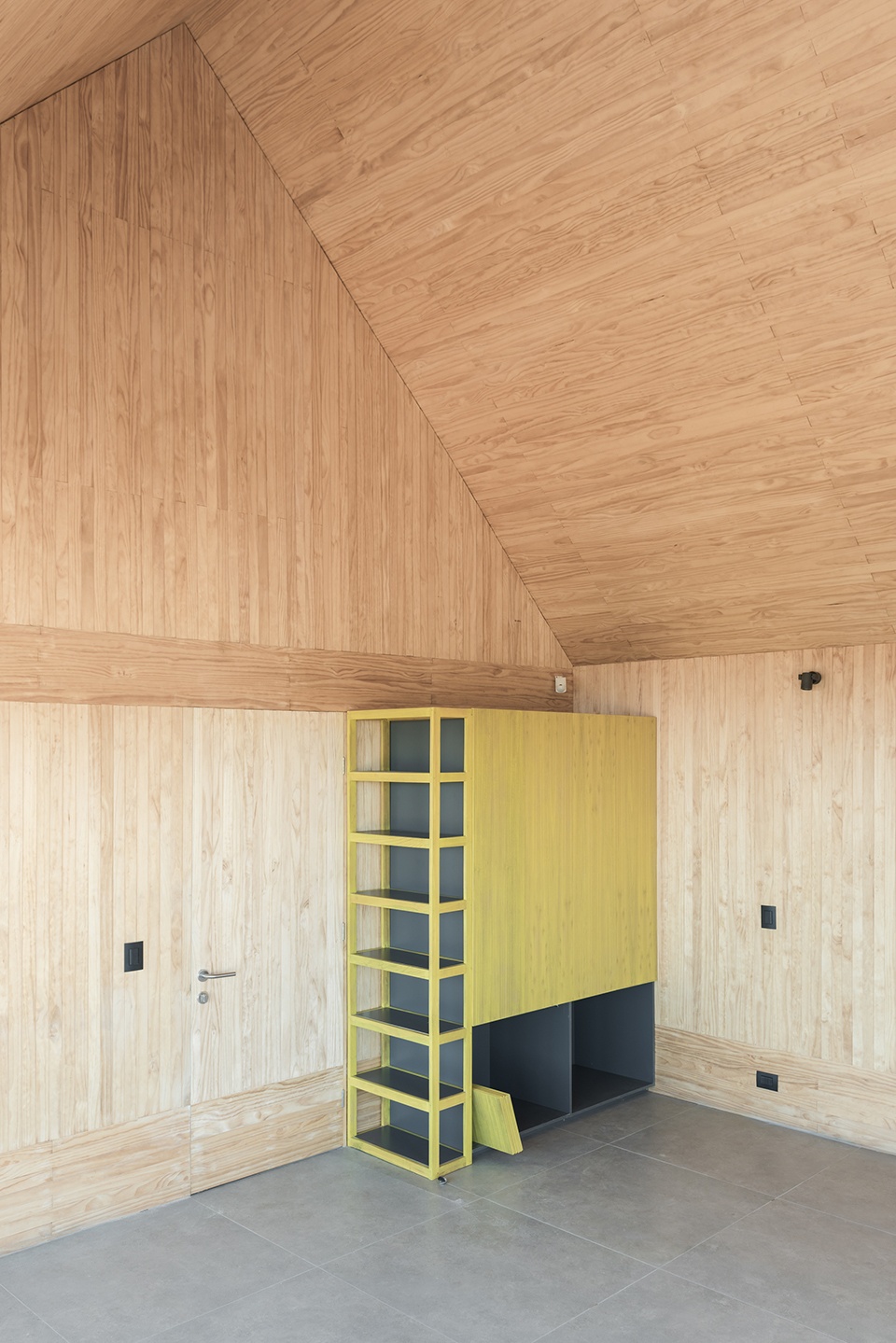 sp house by rodrigo valenzuela jerez
