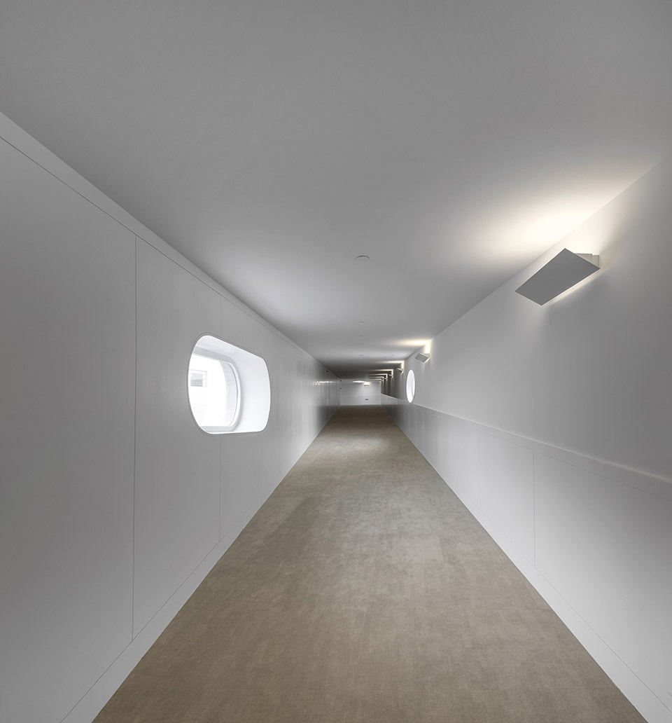 the building on the water by alvaro siza carlos castanheira