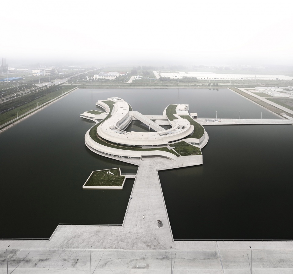 the building on the water by alvaro siza carlos castanheira