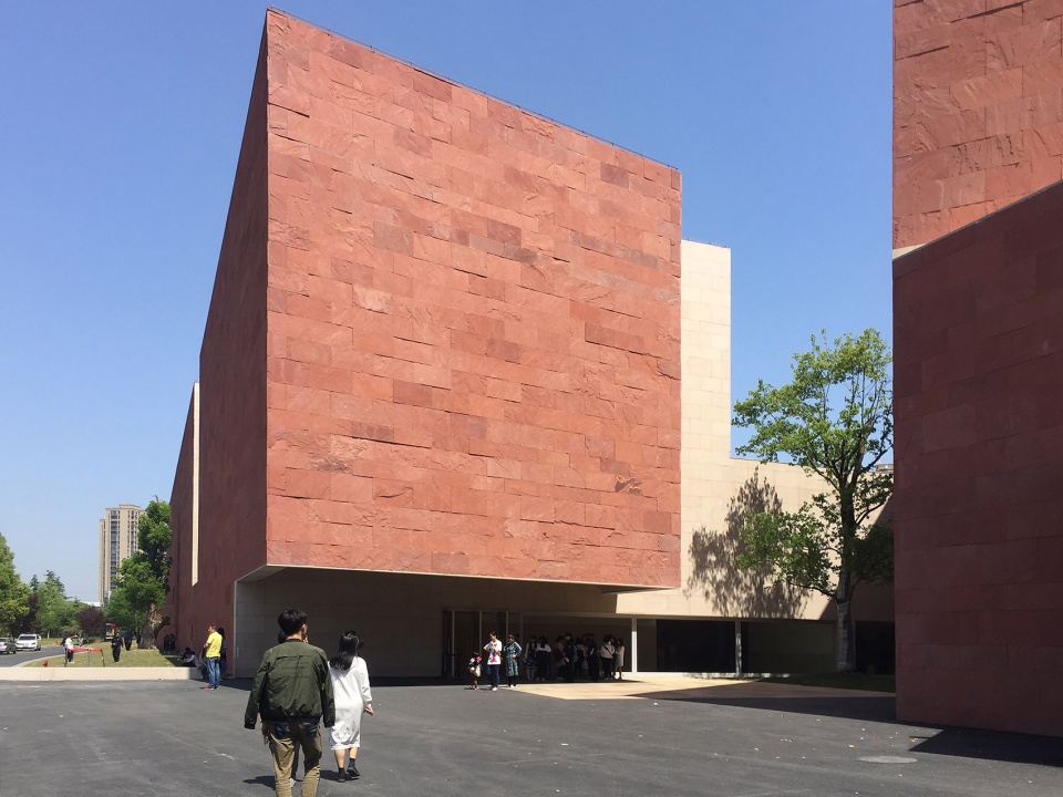china design museum of bauhaus collection by alvaro siza carlos castanheira