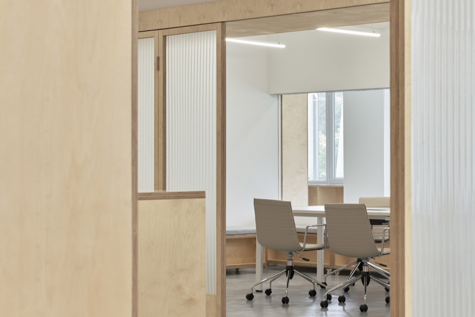 short sentence shanghai by woodo studio