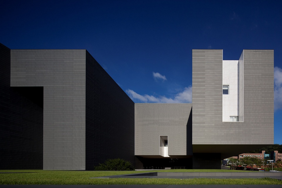 Amore Pacific Research and Design Center Alvaro Siza Carlos Castanheira Kim Jang Kyu
