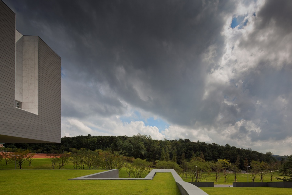 Amore Pacific Research and Design Center Alvaro Siza Carlos Castanheira Kim Jang Kyu