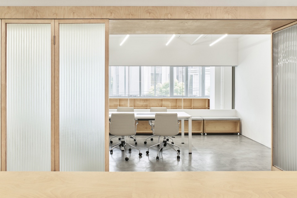 short sentence shanghai by woodo studio