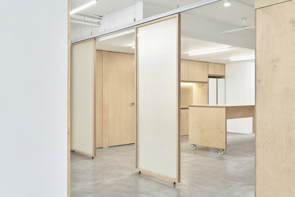 short sentence shanghai by woodo studio