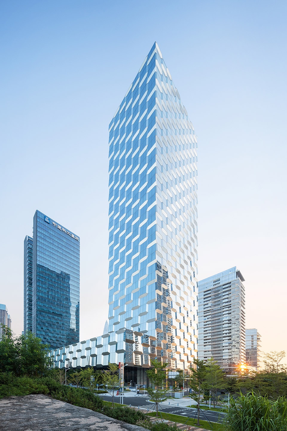xizhilang headquarters building shenzhen by zhubo design