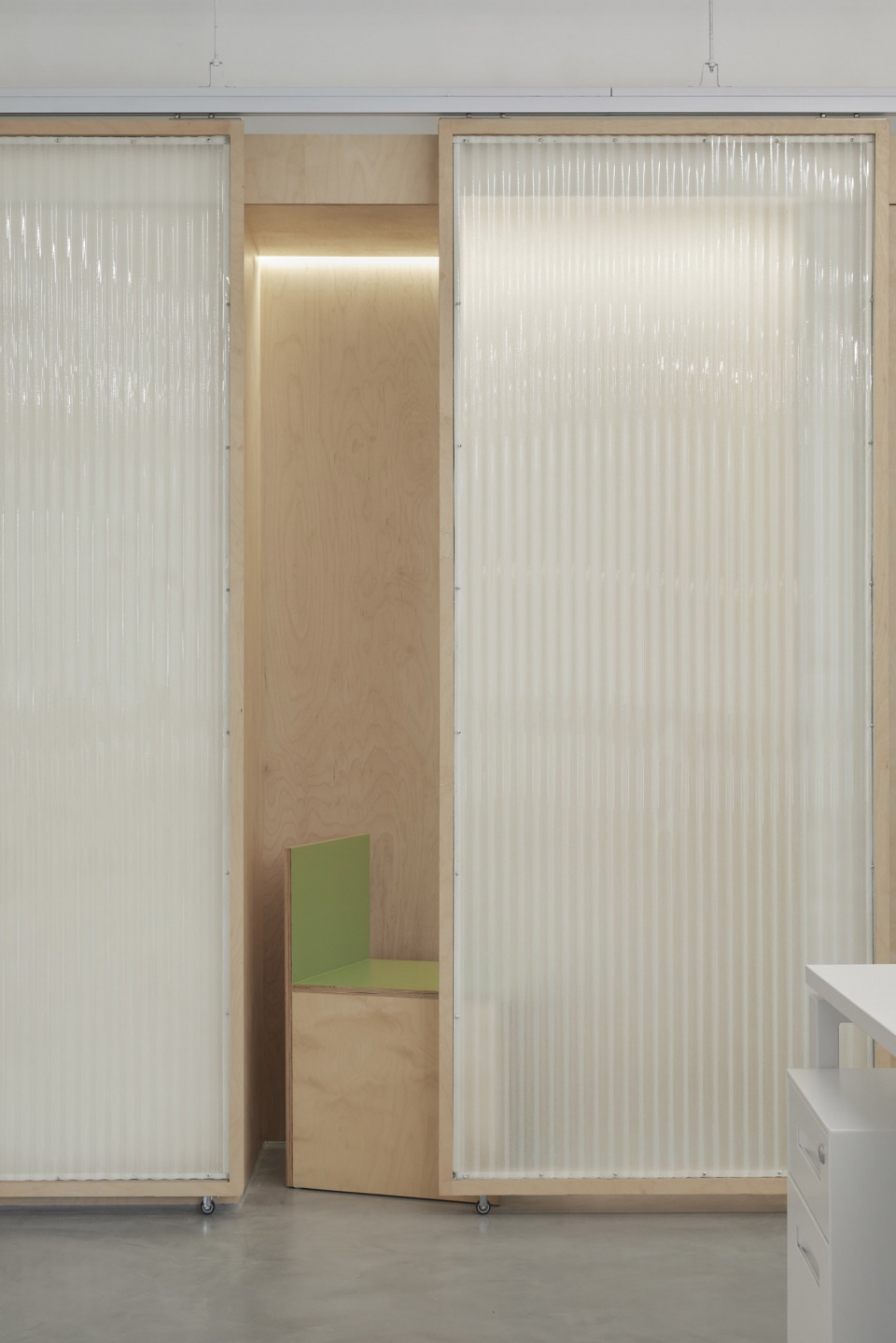 short sentence shanghai by woodo studio