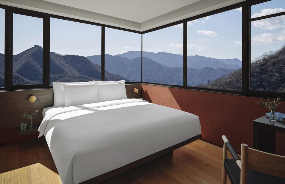 SOHO Commune by the Great Wall AIM