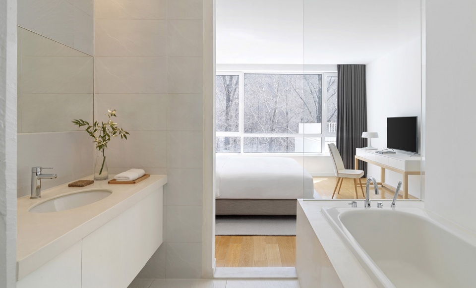 SOHO Commune by the Great Wall AIM