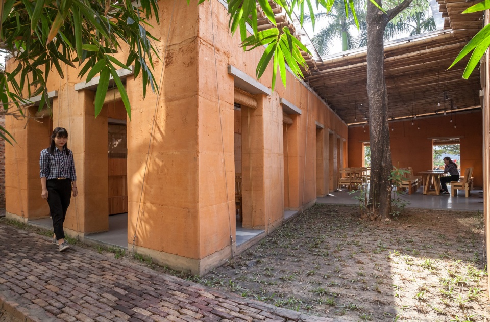 be friendly space vietnam by hp architects