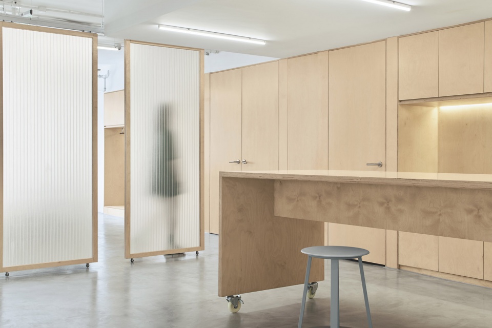short sentence shanghai by woodo studio