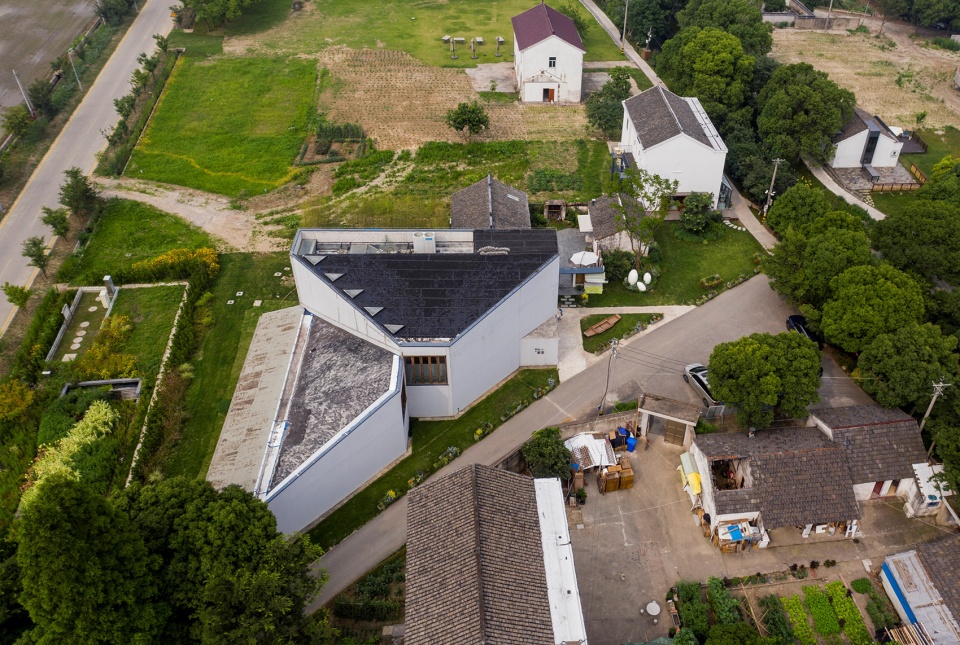 changyang community center china by ge bie architects