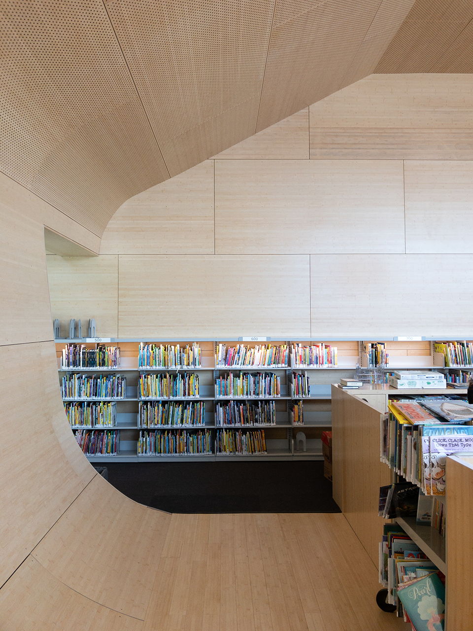 hunters point library queens by steven holl architects