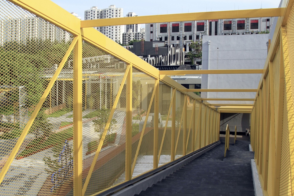 beijing fashion factory courtyard a by antistatics architecture
