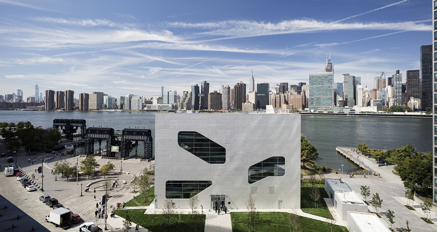 hunters point library queens by steven holl architects