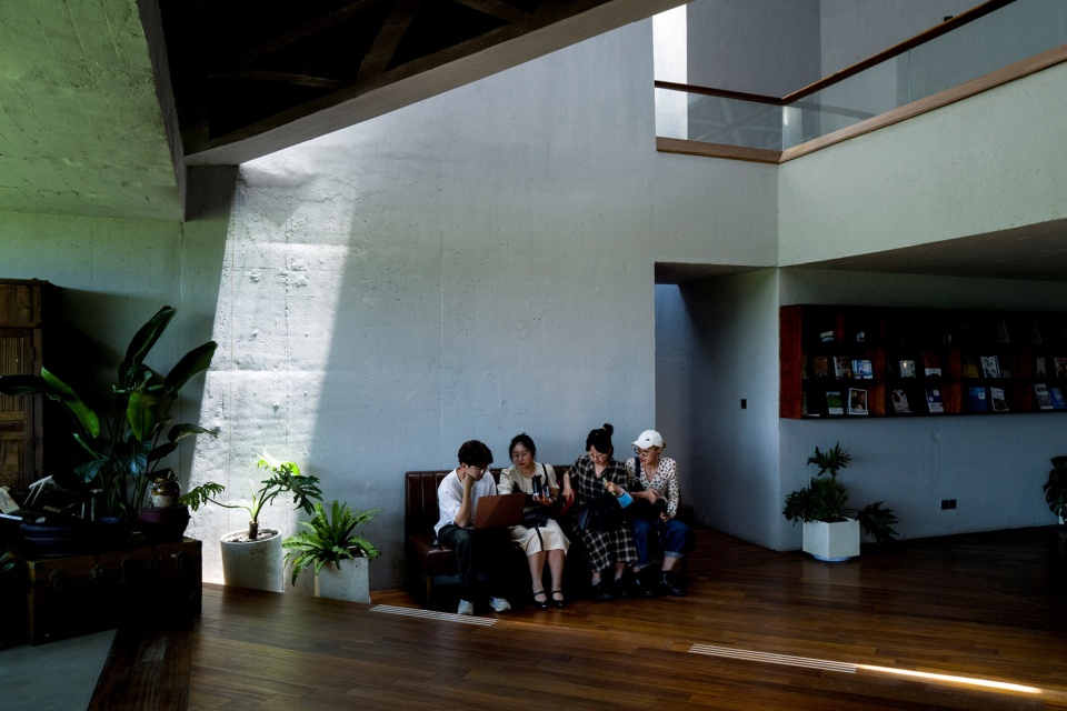 changyang community center china by ge bie architects