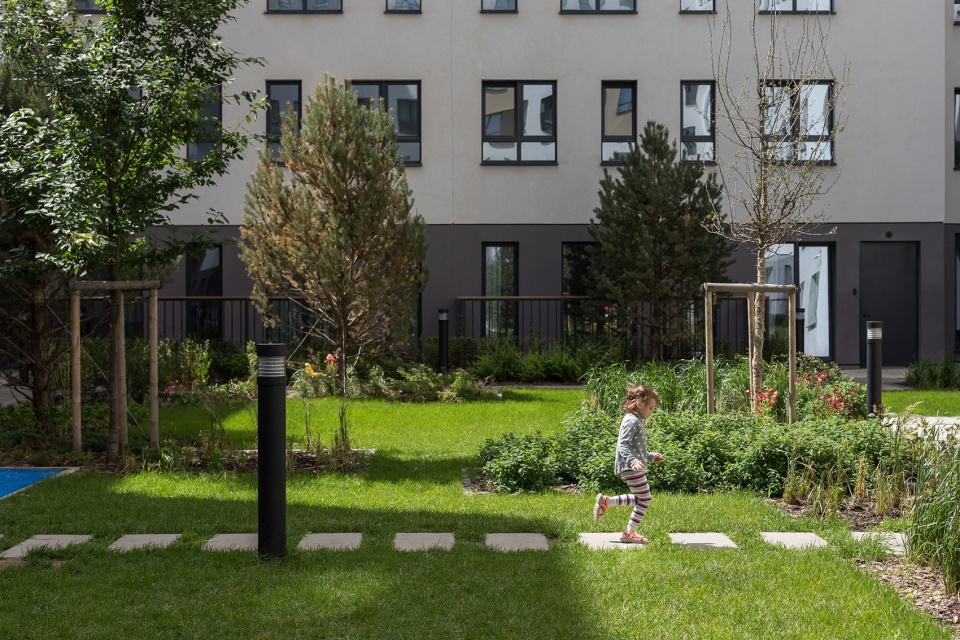 Public park and courtyards in Sukhodolsky quarter by Brusnika