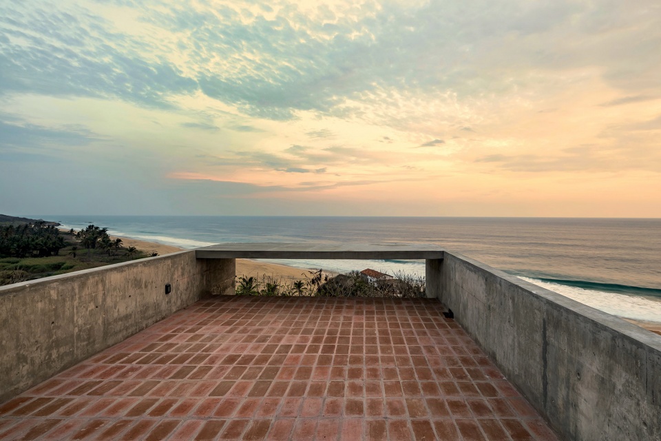 La casa del sapo by Espacio 18 Arquitectura