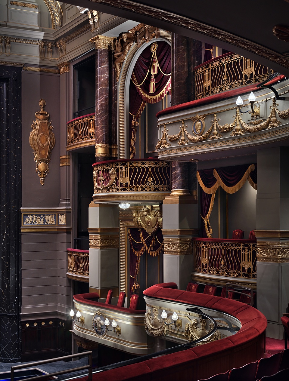 theatre royal drury lane by haworth tompkins