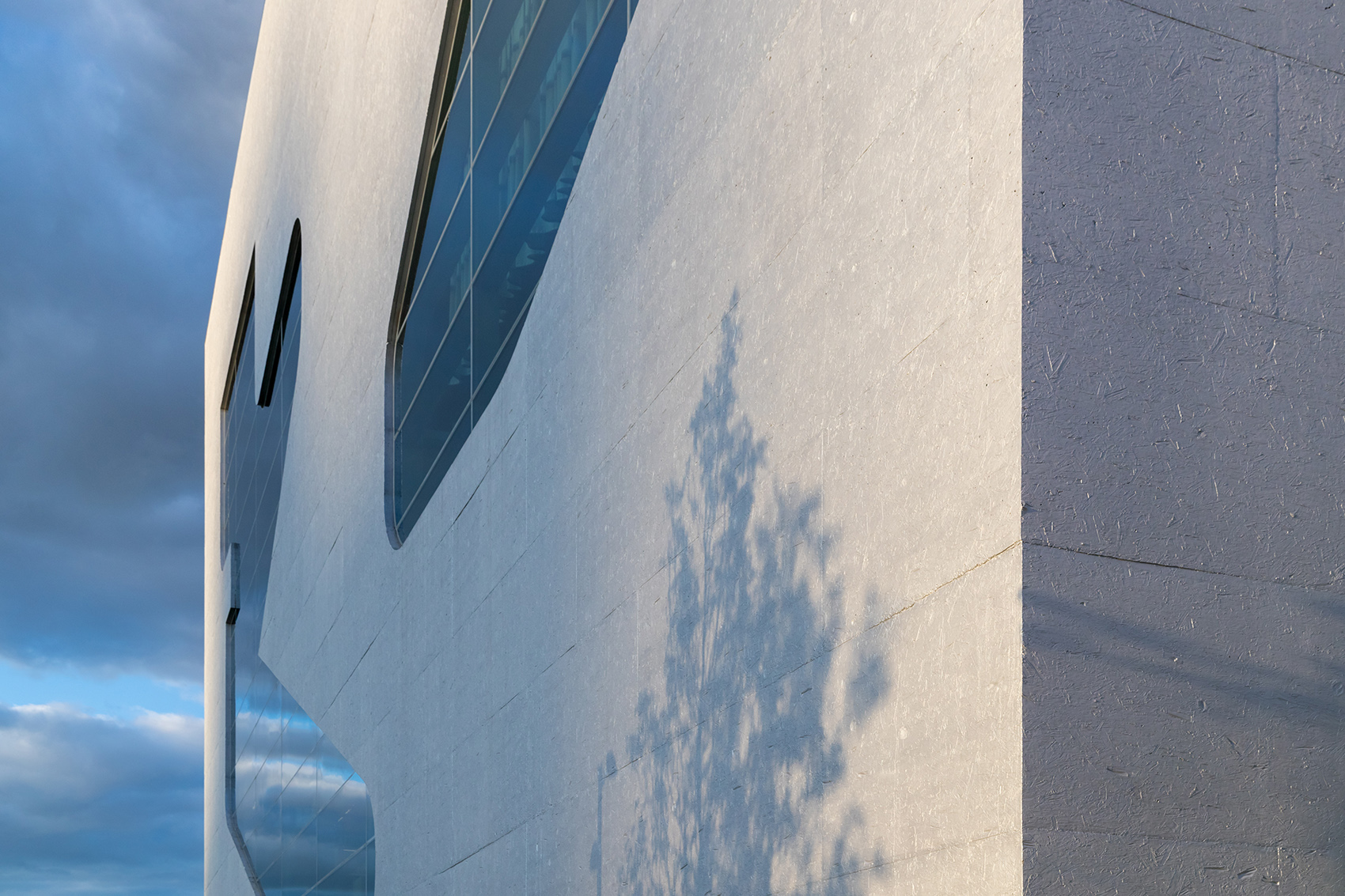 hunters point library queens by steven holl architects
