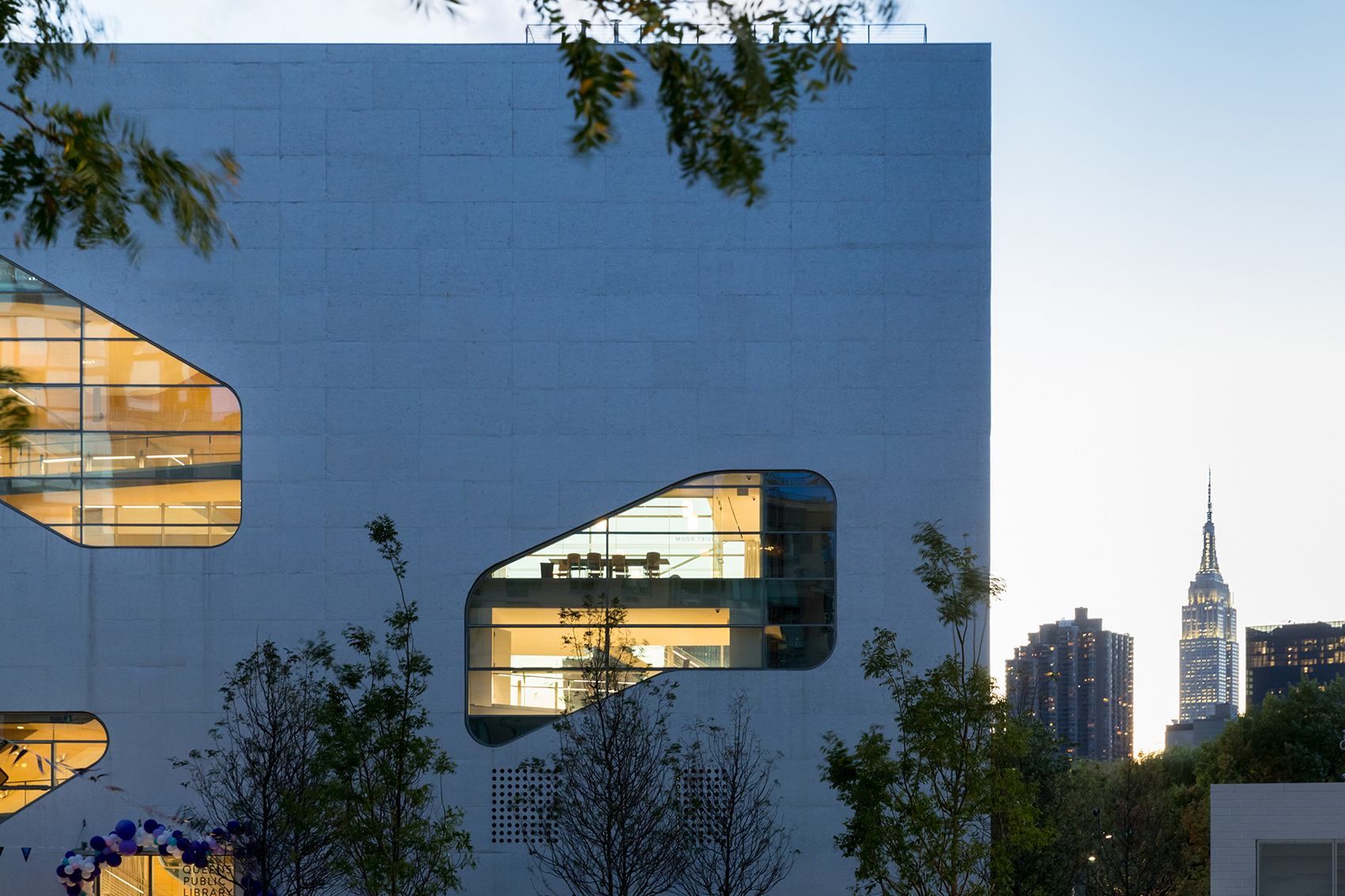 hunters point library queens by steven holl architects