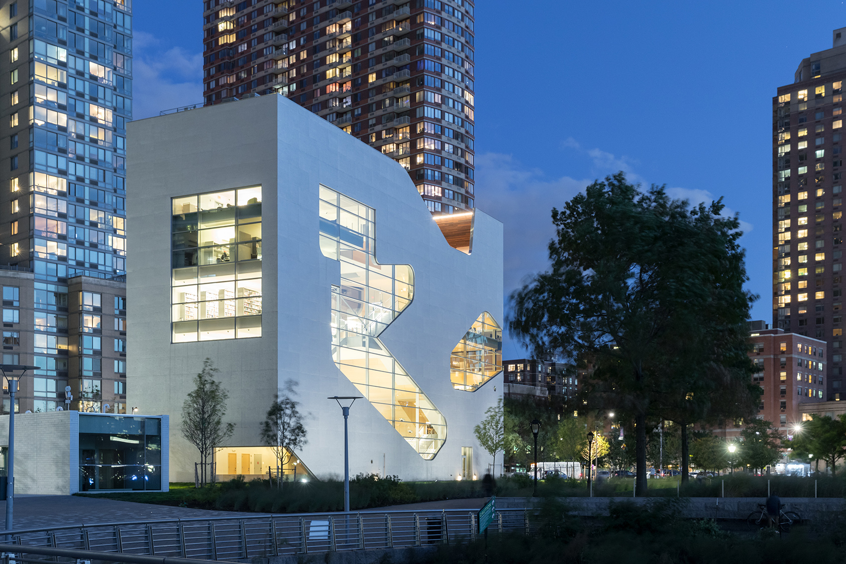 hunters point library queens by steven holl architects