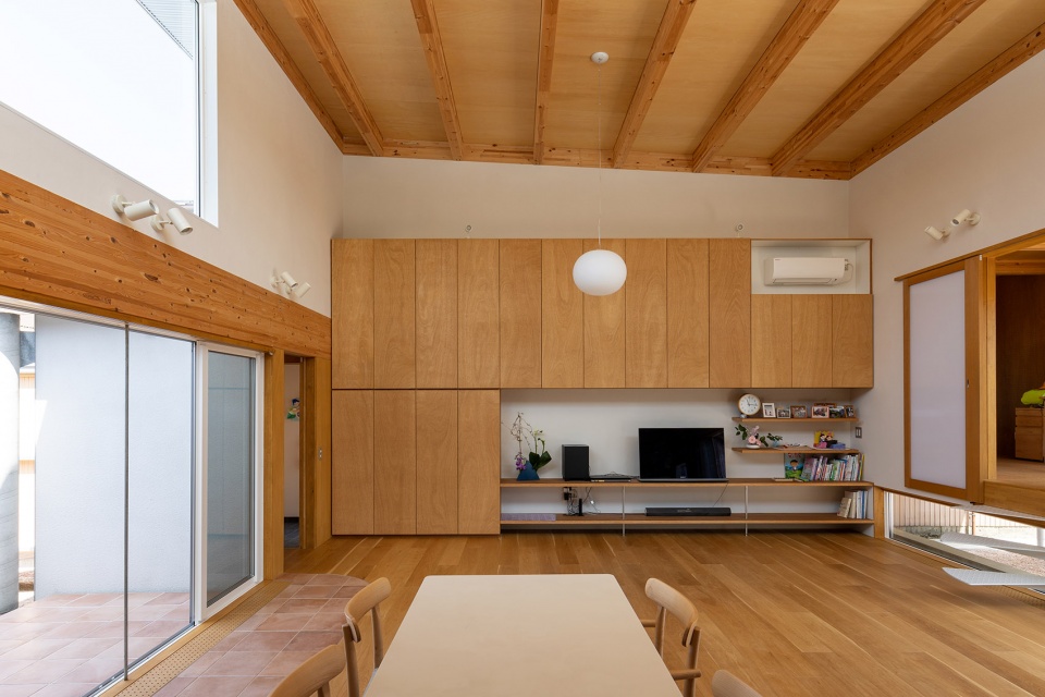 house in takaoka japan by unemori architects