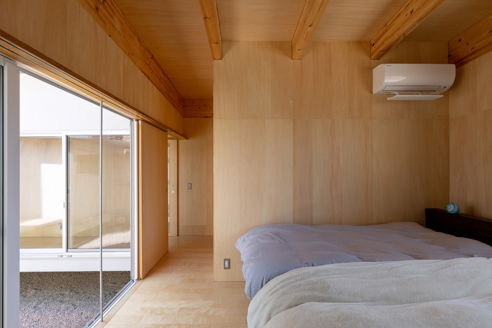house in takaoka japan by unemori architects