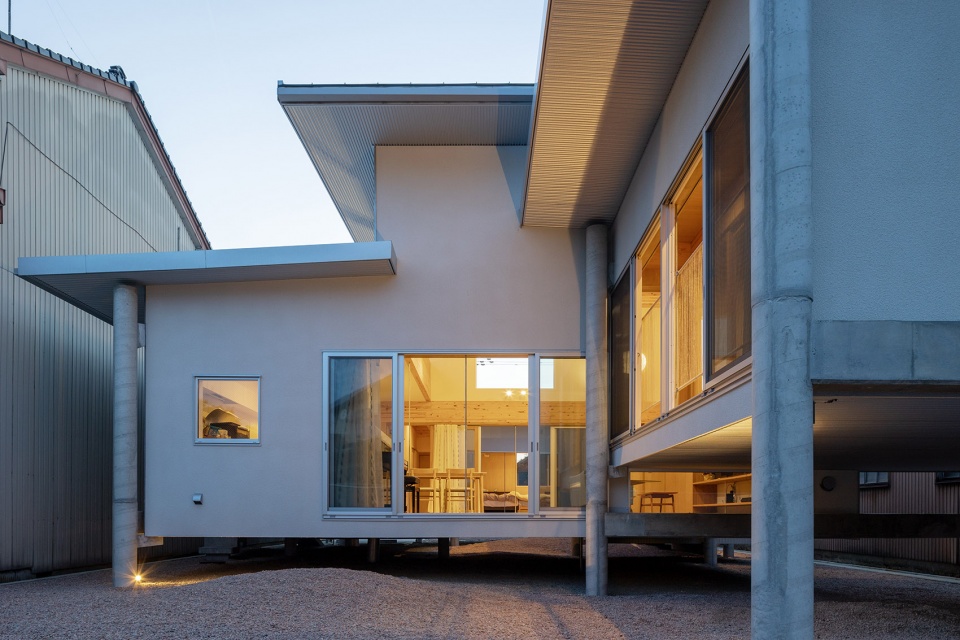 house in takaoka japan by unemori architects