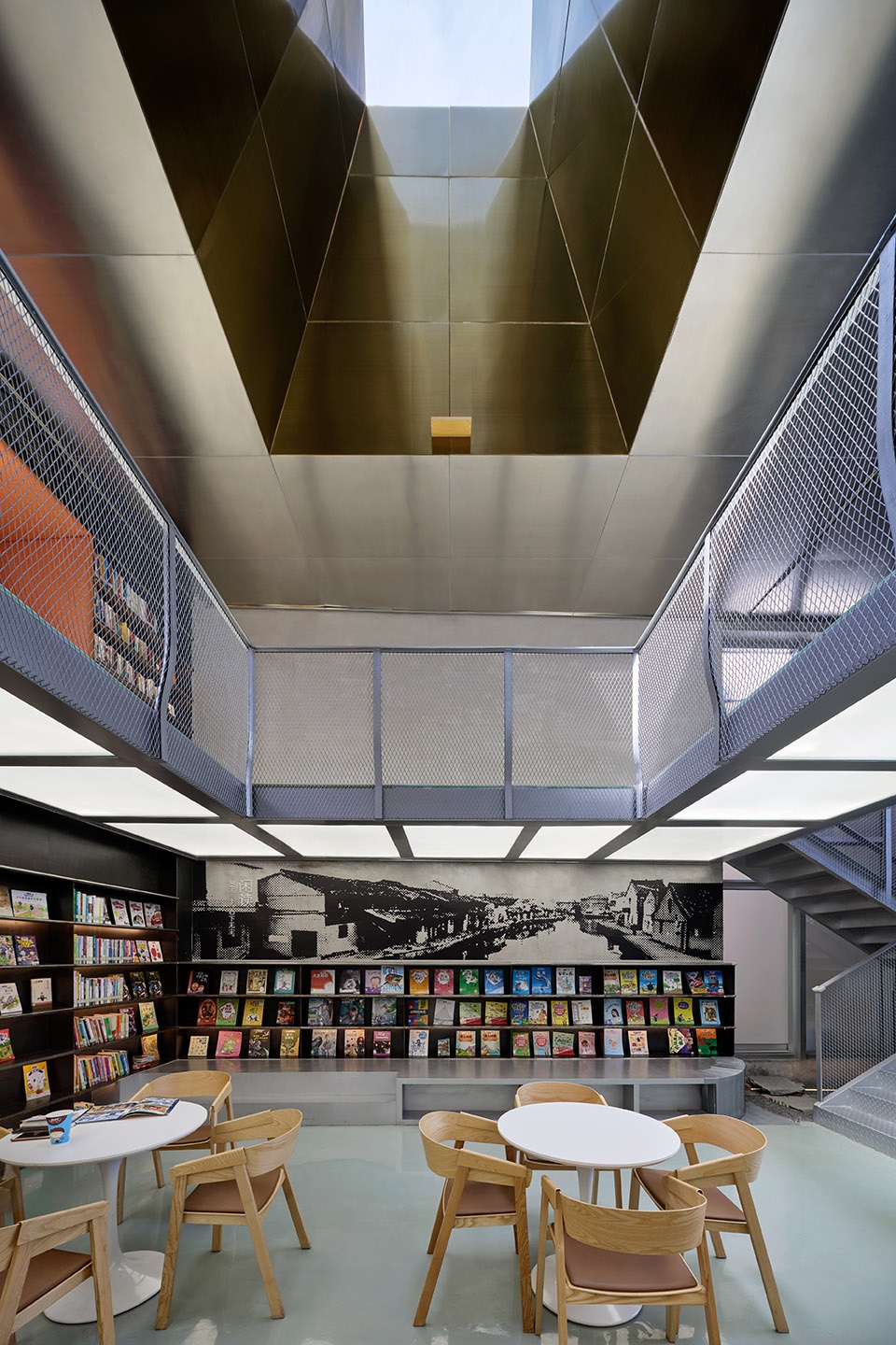 Qixian XiafangQiao City Library Leeko Studio