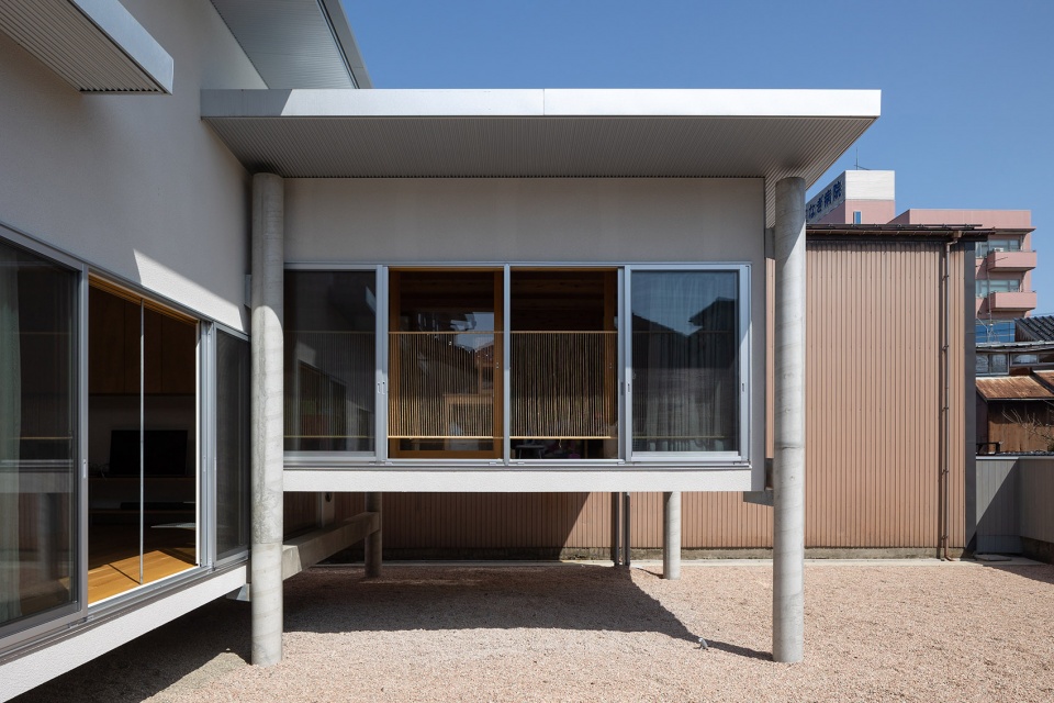 house in takaoka japan by unemori architects