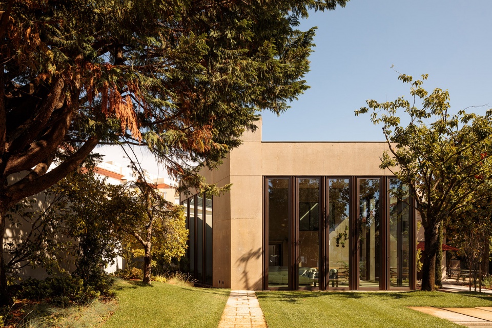 HOUSE 2 OPORTO by Ricardo Bak Gordon