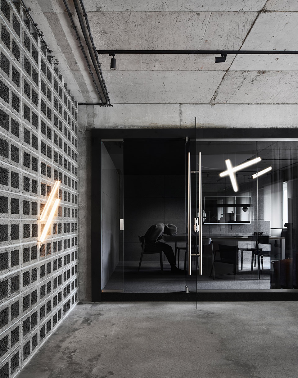 Office AV by Line Design Studio