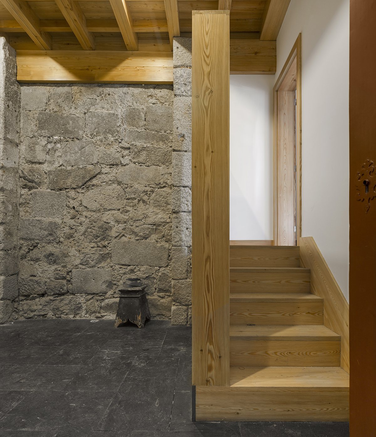 refurbishment of cabido facilities by carlos castanheira clara bastai