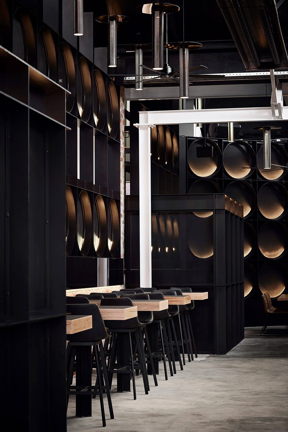 deeds brewing taproom by splinter society architecture