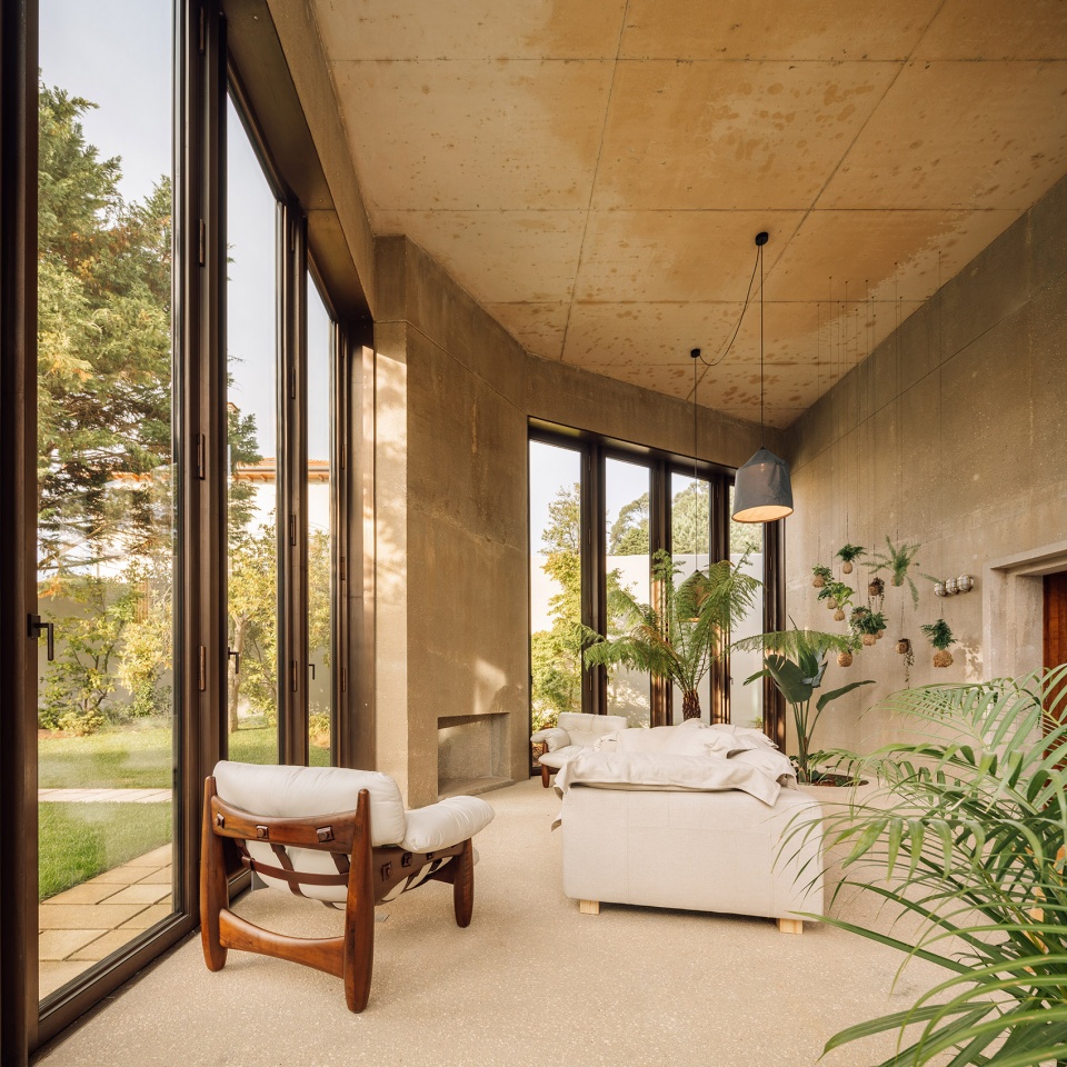 HOUSE 2 OPORTO by Ricardo Bak Gordon