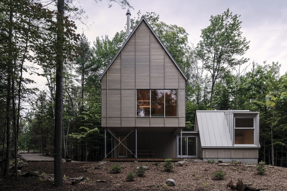 beside chalets by appareil architecture